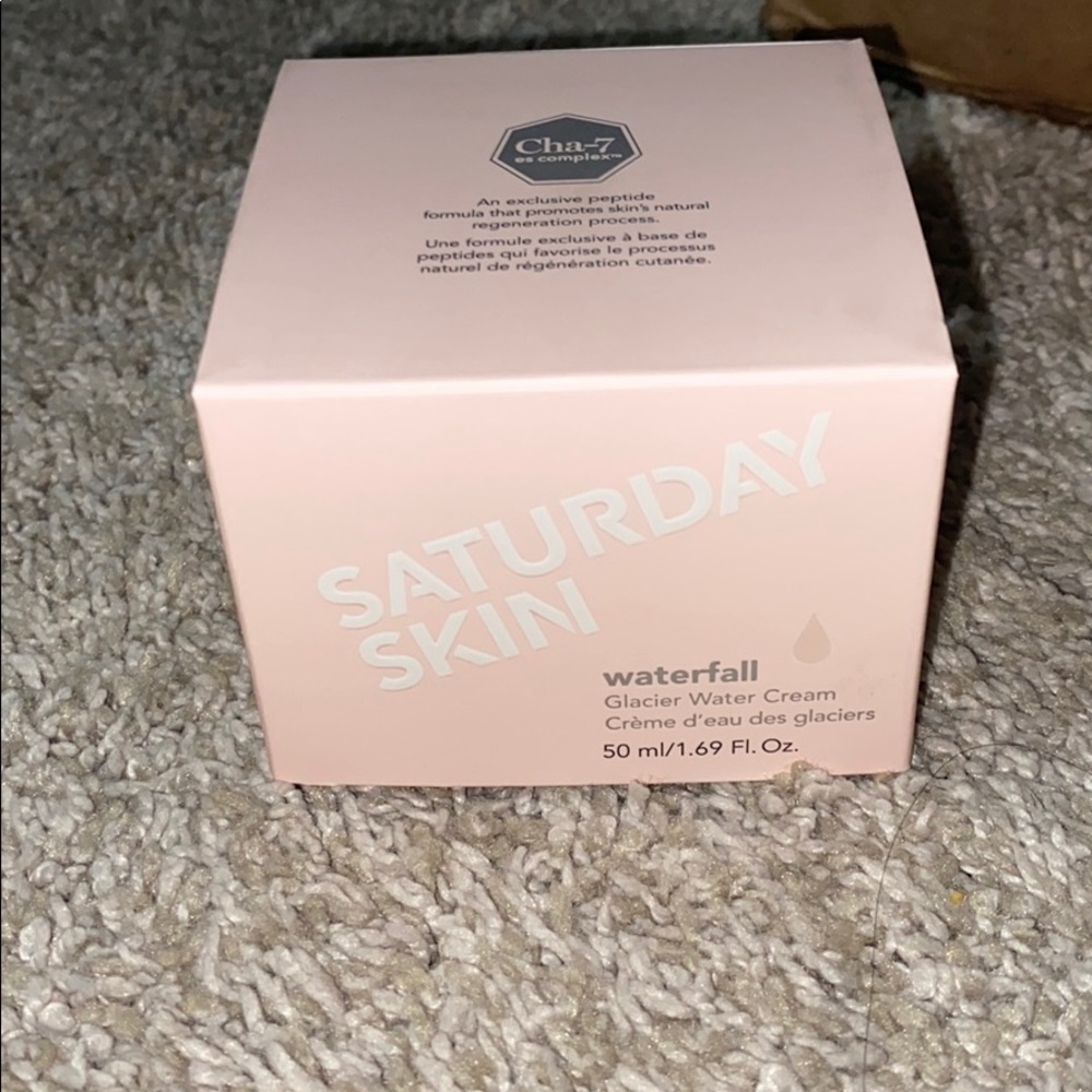 Saturday Skin waterfall Glacier water cream
